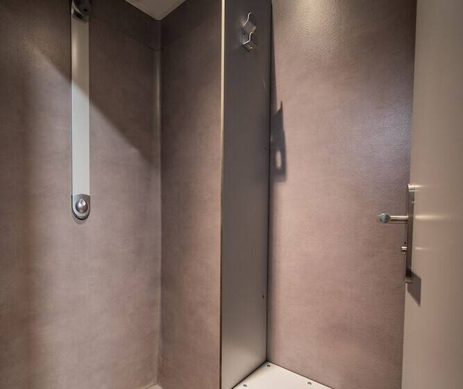 فندق فئة نجمة واحدة Auberge De Piau