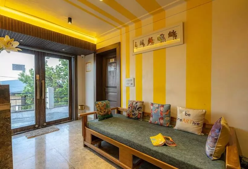 ホテル Artbuzz Mussoorie