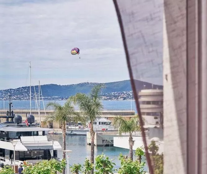 Hotelli Du Vieux Port