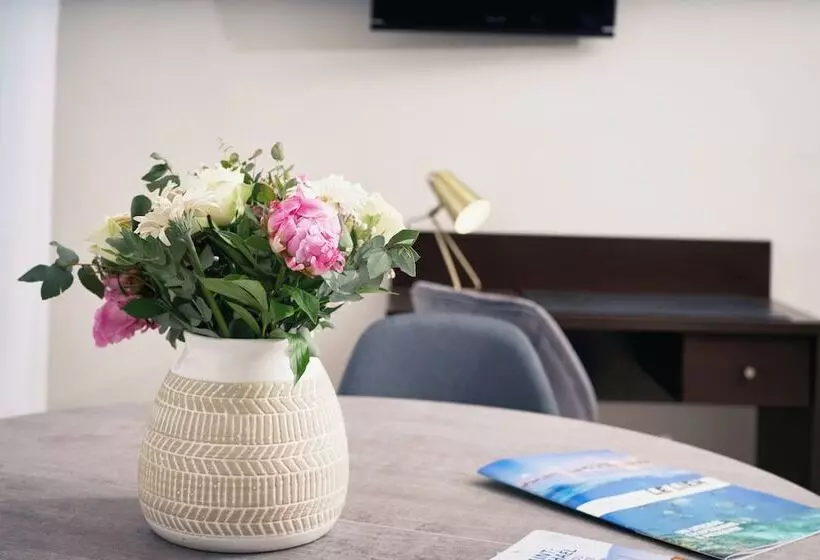 Hotelli Du Vieux Port