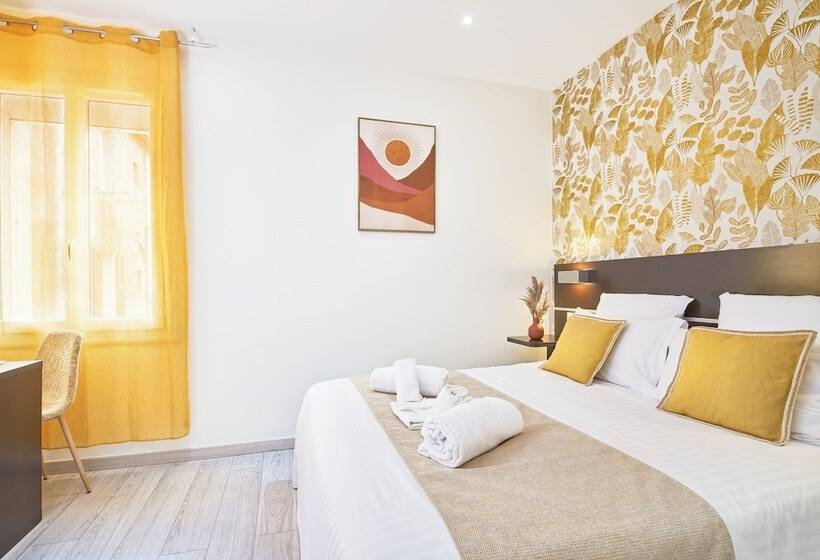 Отель Du Vieux Port