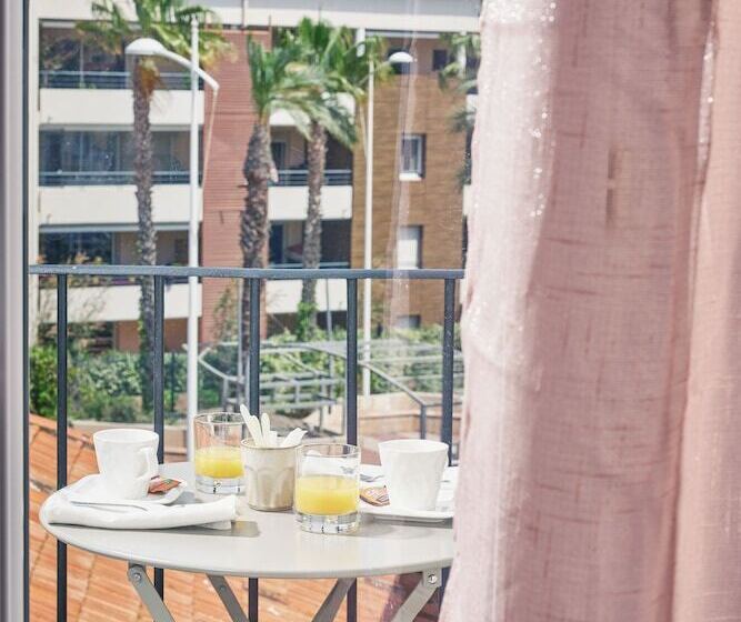 Отель Du Vieux Port