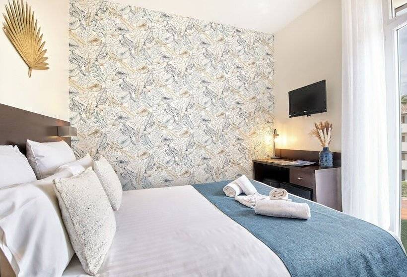 Отель Du Vieux Port