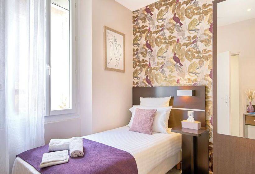 Отель Du Vieux Port