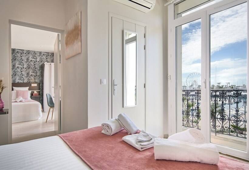 Отель Du Vieux Port