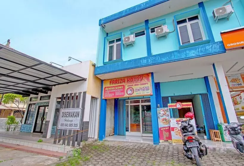 Hotelli Fariza House Syariah By Oyo