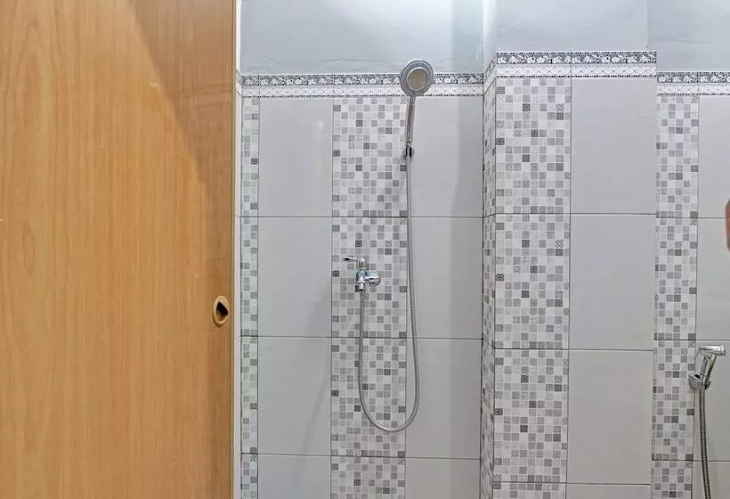 Hotelli Fariza House Syariah By Oyo