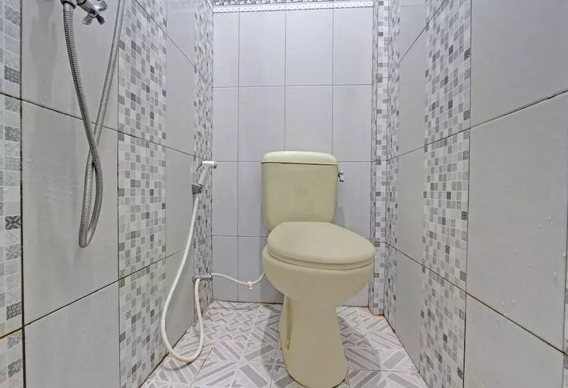 Hotelli Fariza House Syariah By Oyo