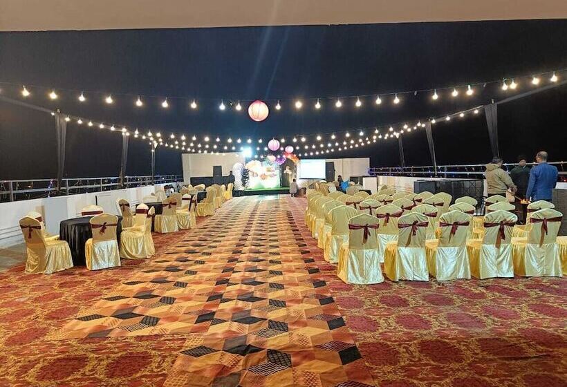 Отель Golden Orchid