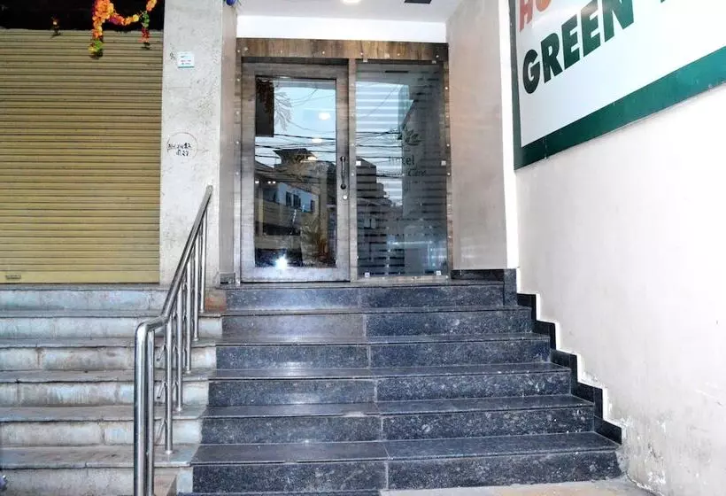 هتل Green Tree