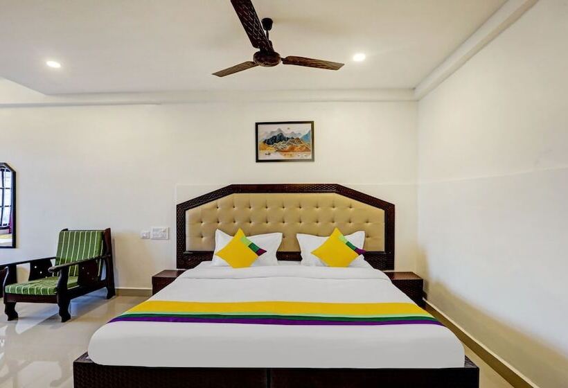 Itsy Hotels Regalia Grand, 500 Mtrs From Madikeri Fort