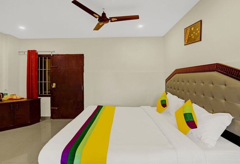 Itsy Hotels Regalia Grand, 500 Mtrs From Madikeri Fort