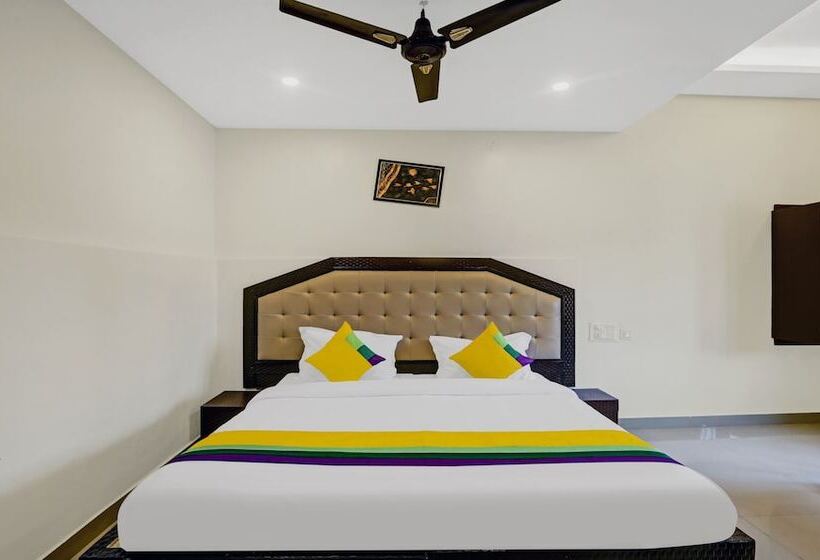 Itsy Hotels Regalia Grand, 500 Mtrs From Madikeri Fort