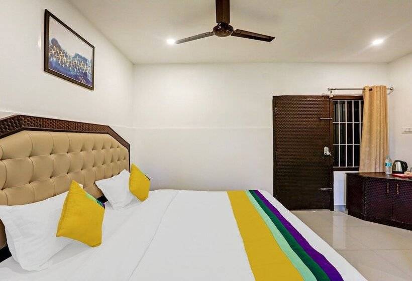 Itsy Hotels Regalia Grand, 500 Mtrs From Madikeri Fort
