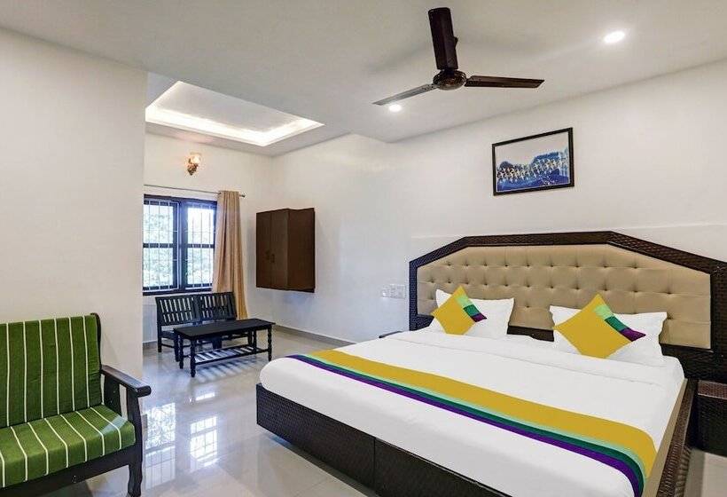 Itsy Hotels Regalia Grand, 500 Mtrs From Madikeri Fort