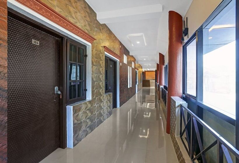 Itsy Hotels Regalia Grand, 500 Mtrs From Madikeri Fort
