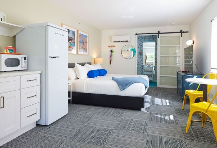 Little Mod Hotel At The University