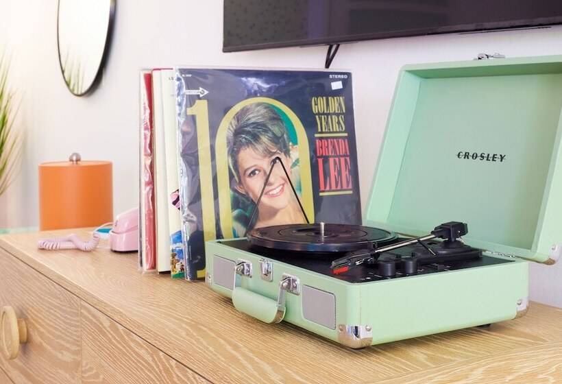 Little Mod Hotel At The University