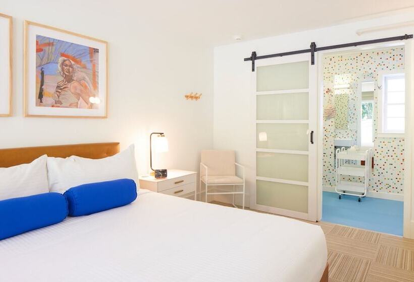 Little Mod Hotel At The University