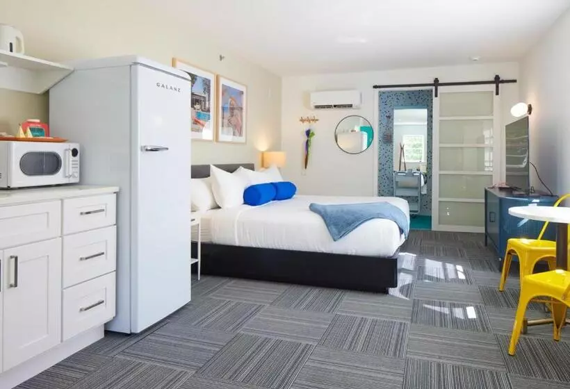 Little Mod Hotel At The University