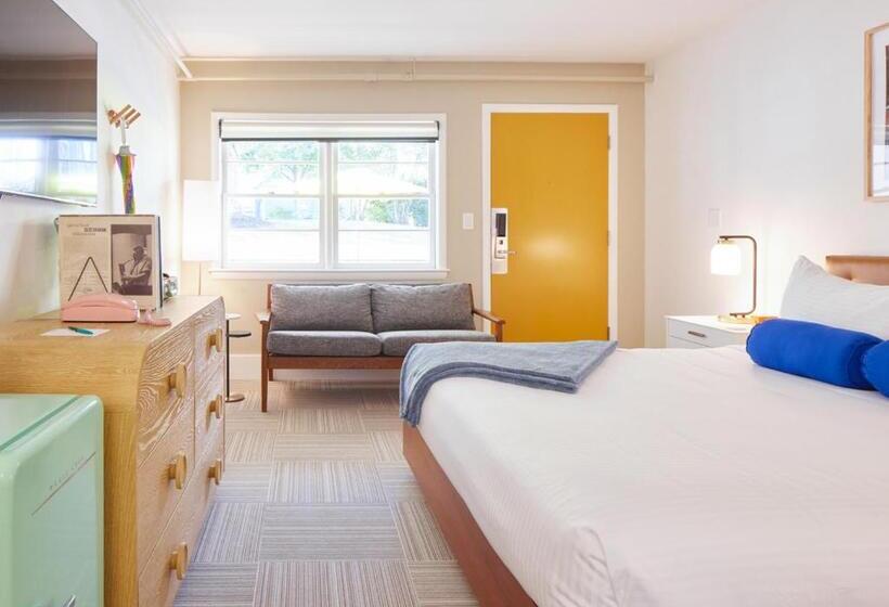 Little Mod Hotel At The University