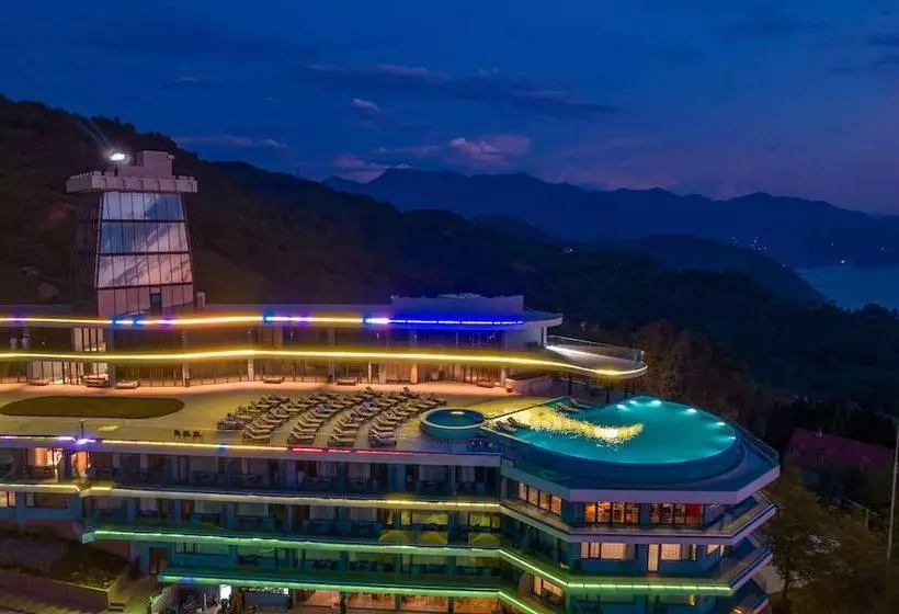 هتل Litz Resort