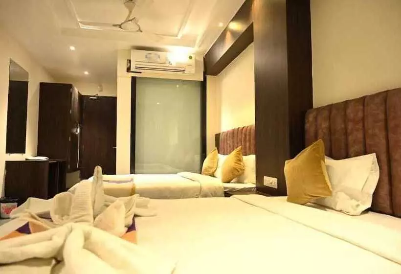 Hotelli Nakshatra Resort & Garden