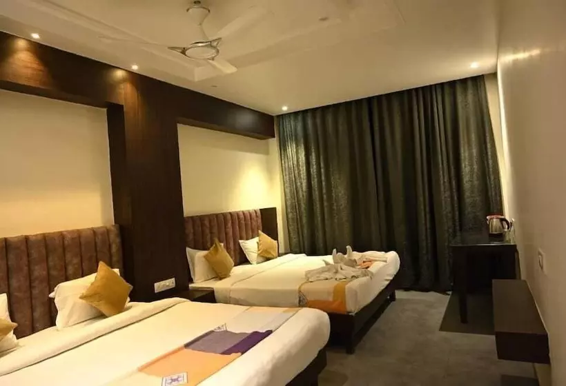 Hotelli Nakshatra Resort & Garden