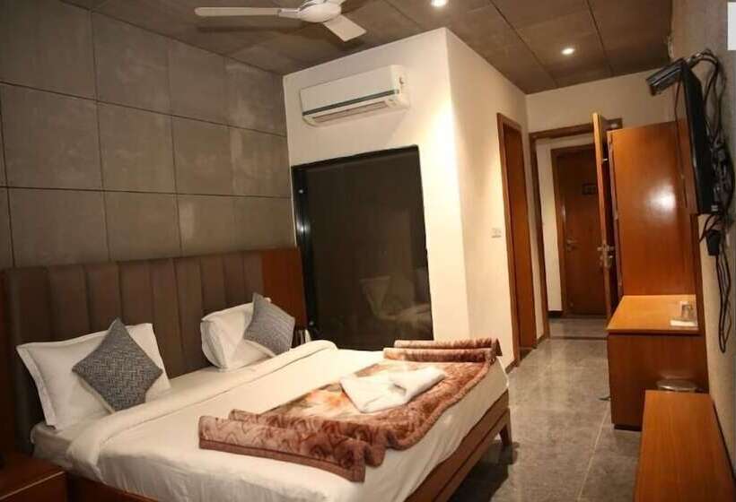 בית מלון כפרי Nakshatra Resort & Garden