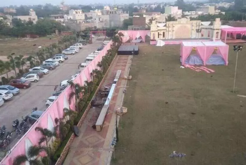 Hotelli Nakshatra Resort & Garden