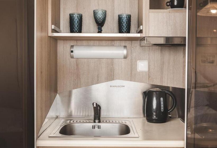 هتل Pierros Verde