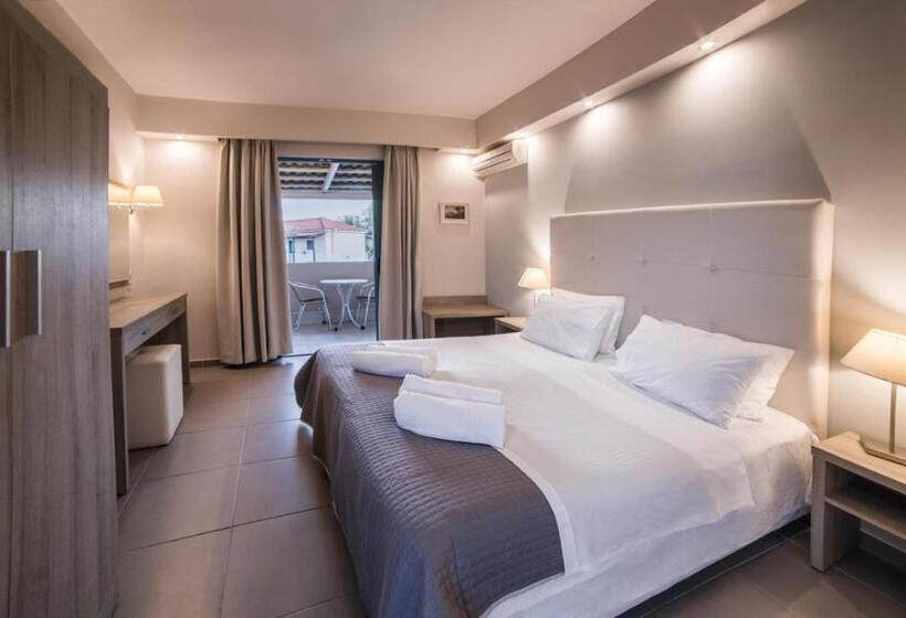 هتل Pierros Verde