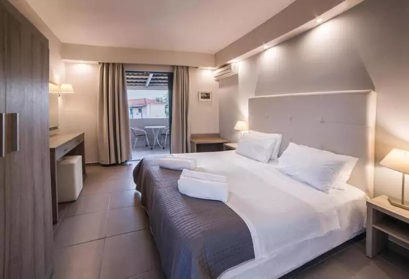 هتل Pierros Verde