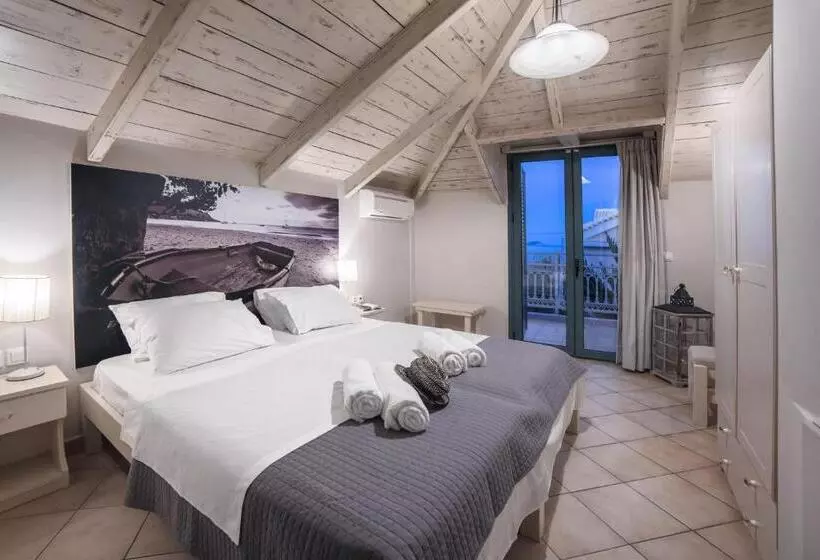 هتل Pierros Verde