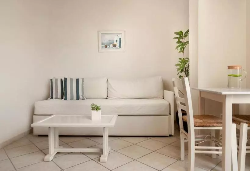 هتل Pierros Verde