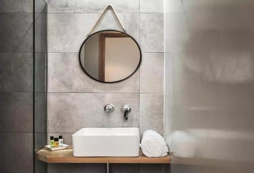 هتل Pierros Verde