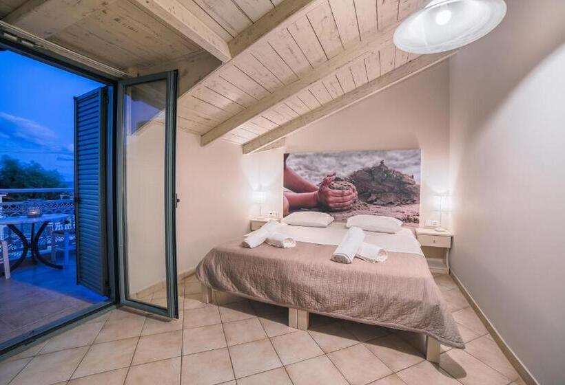 هتل Pierros Verde