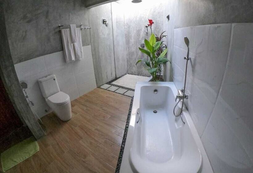 هتل Tiger Shark Residence