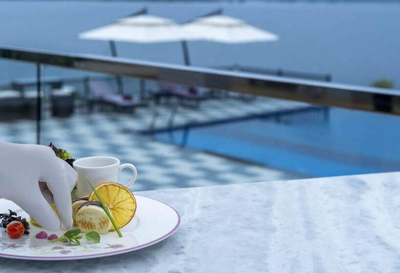 Hotel Zana Lake Resort Udaipur