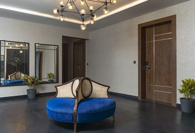 Hotel Zana Lake Resort Udaipur