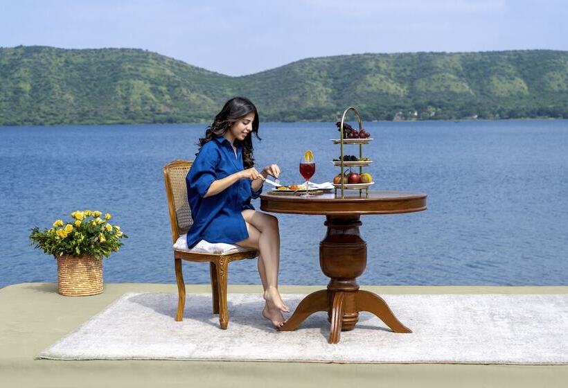Hotel Zana Lake Resort Udaipur