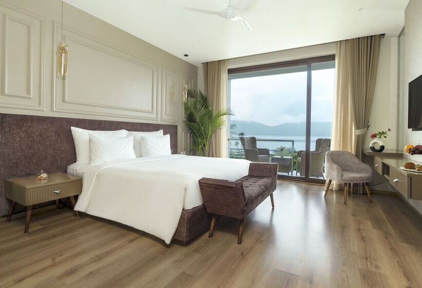 Hotel Zana Lake Resort Udaipur