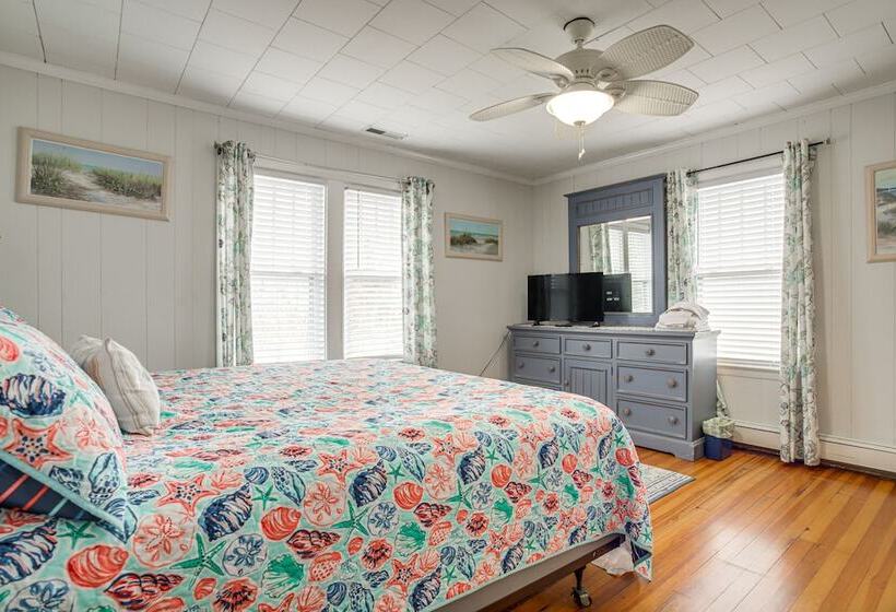 Ocean City Escape W/ Cozy Porch: Walk To Boardwalk
