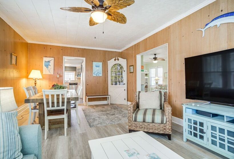 Ocean City Escape W/ Cozy Porch: Walk To Boardwalk