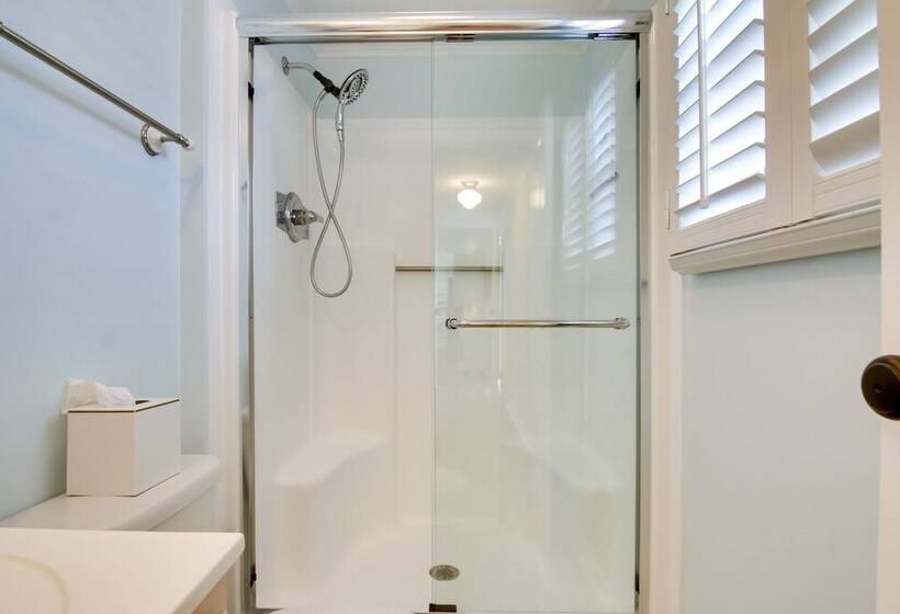 Ocean City Home W/ Pool Access: Near Park & Beach!