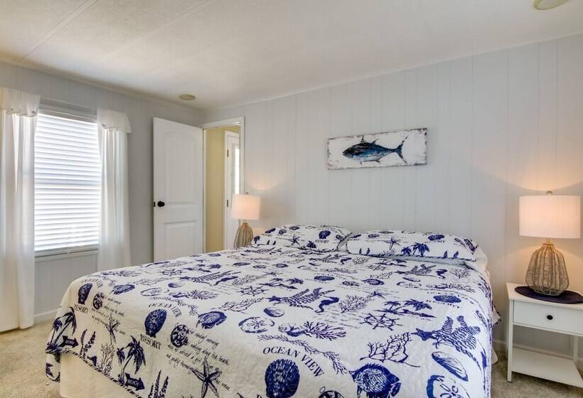 Ocean City Home W/ Pool Access: Near Park & Beach!