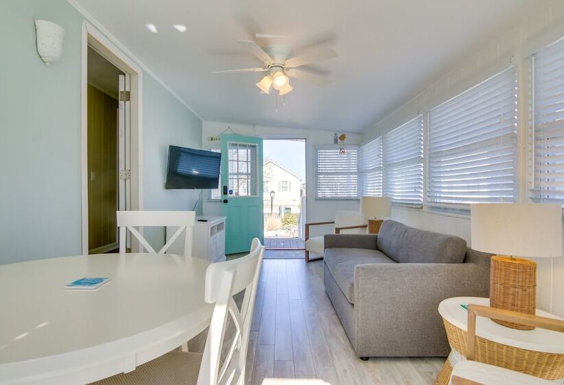 Ocean City Home W/ Pool Access: Near Park & Beach!