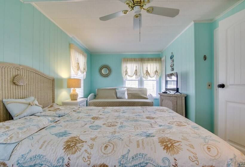 Ocean City Home W/ Pool Access: Near Park & Beach!