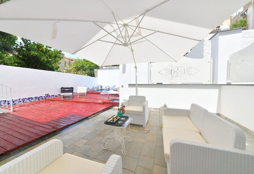 פנסיון Queen Suite