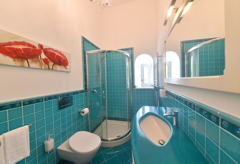 פנסיון Queen Suite